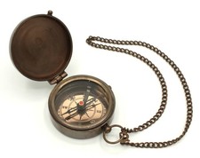 Kompass mit Deckel und Kette