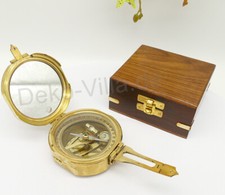 Kompass in Holzbox Messing